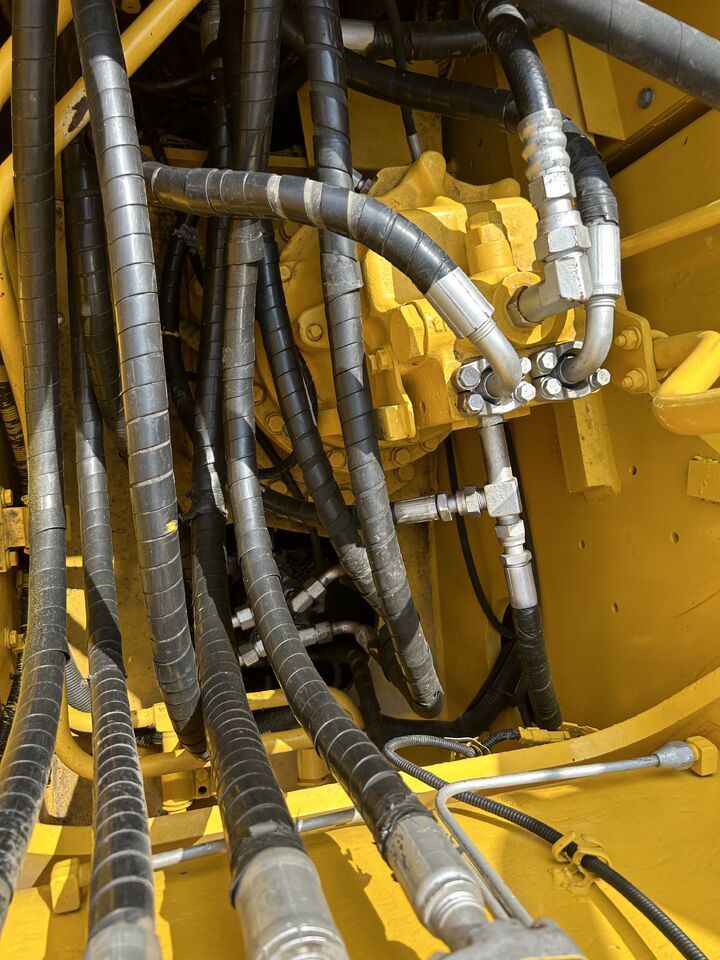 2024 Komatsu PC240LC crawler excavator hydraulic system detail 2024 Komatsu PC240LC crawler excavator hydraulic system detail