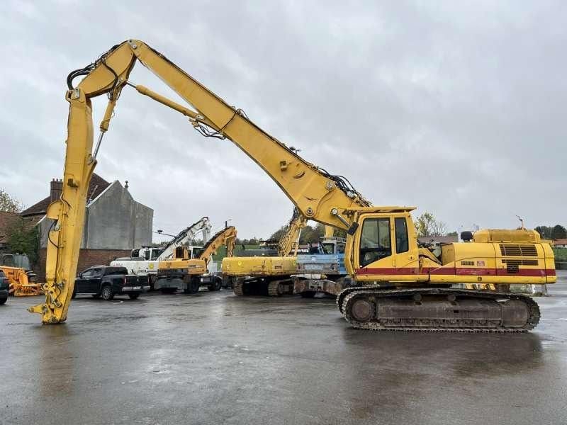 2008 Caterpillar 330DL demolition excavator, side view 2008 Caterpillar 330DL demolition excavator, side view