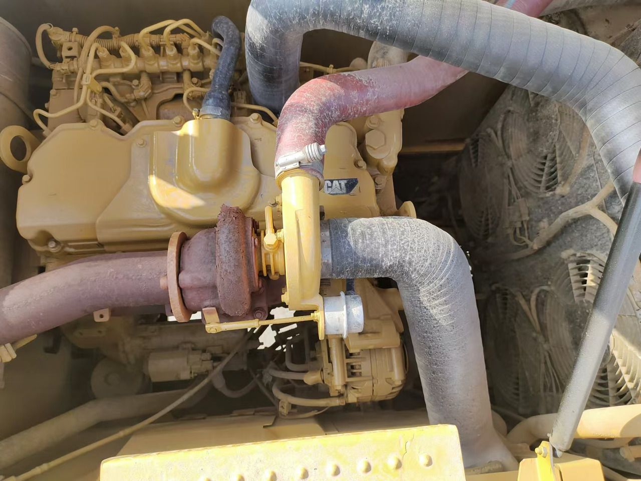 2023 Caterpillar 320GC crawler excavator engine compartment view 2023 Caterpillar 320GC crawler excavator engine compartment view