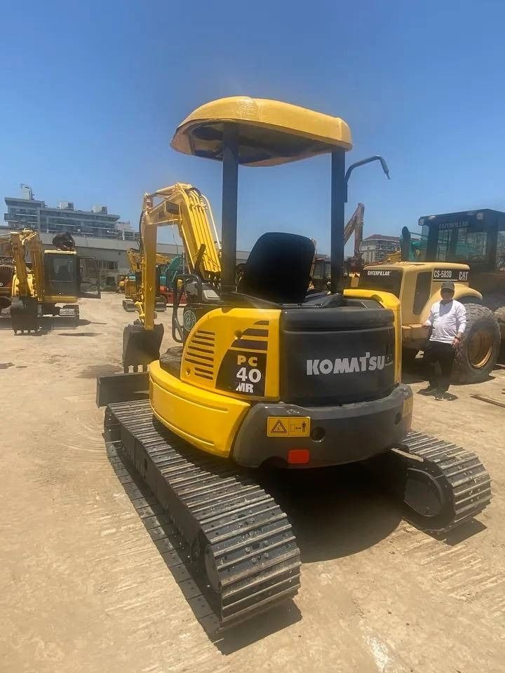 2020 Komatsu PC40MR-2 mini excavator rear view 2020 Komatsu PC40MR-2 mini excavator rear view