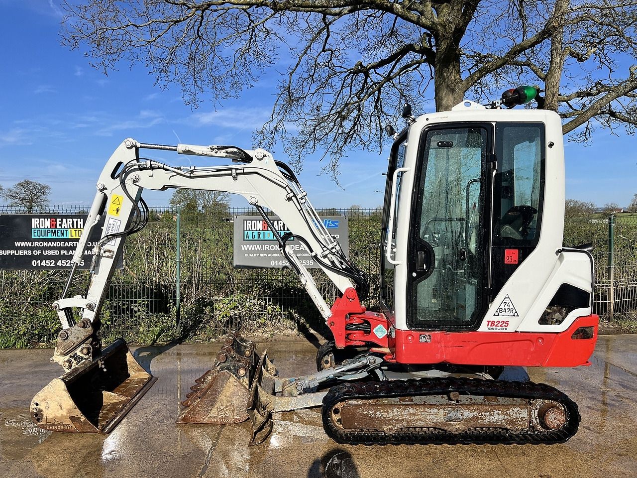 2020 Takeuchi TB225 mini excavator, side view 2020 Takeuchi TB225 mini excavator, side view