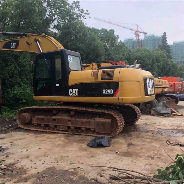 2016 Caterpillar 329D crawler excavator, side view 2016 Caterpillar 329D crawler excavator, side view