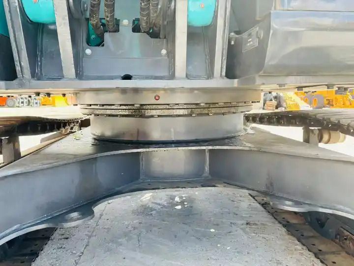 2021 Kobelco SK135SR crawler excavator swing bearing view 2021 Kobelco SK135SR crawler excavator swing bearing view