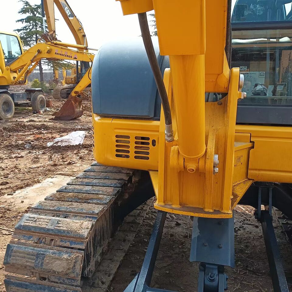 2023 Komatsu PC-55MR mini excavator rear view 2023 Komatsu PC-55MR mini excavator rear view