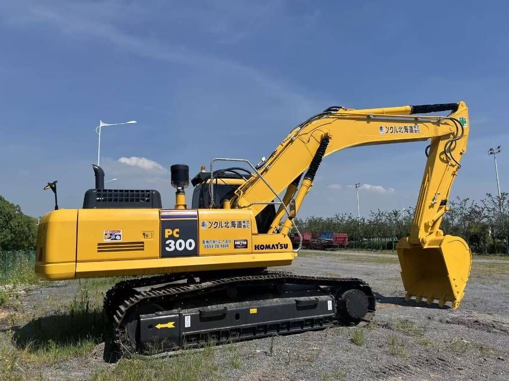 2025 Komatsu PC300 crawler excavator, side profile view