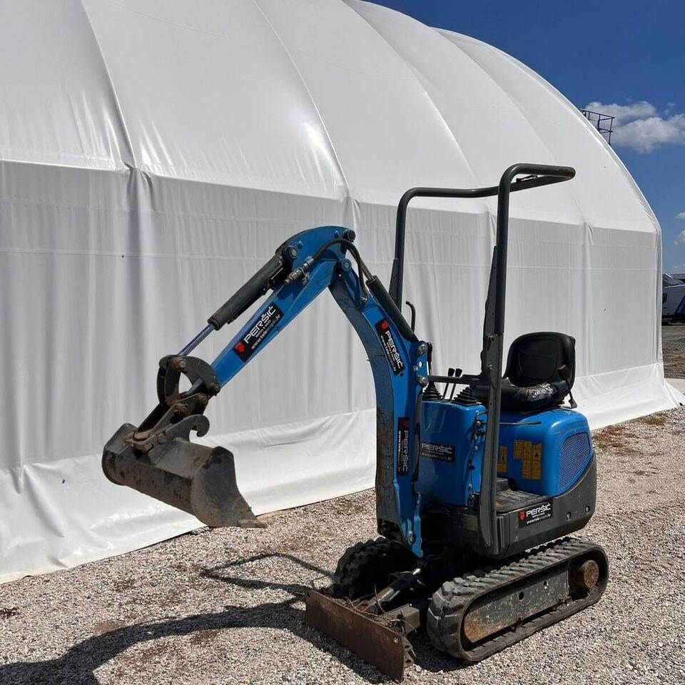 2014 Wacker Neuson E08-01 mini excavator, side view 2014 Wacker Neuson E08-01 mini excavator, side view