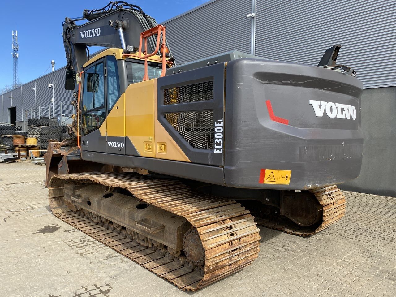2016 Volvo EC300EL crawler excavator, rear three-quarter view