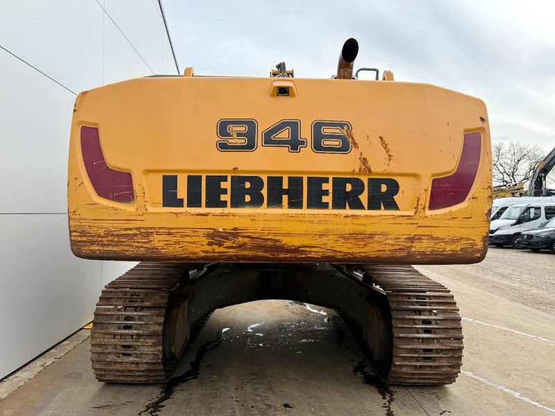 2017 Liebherr R946LC crawler excavator rear view 2017 Liebherr R946LC crawler excavator rear view