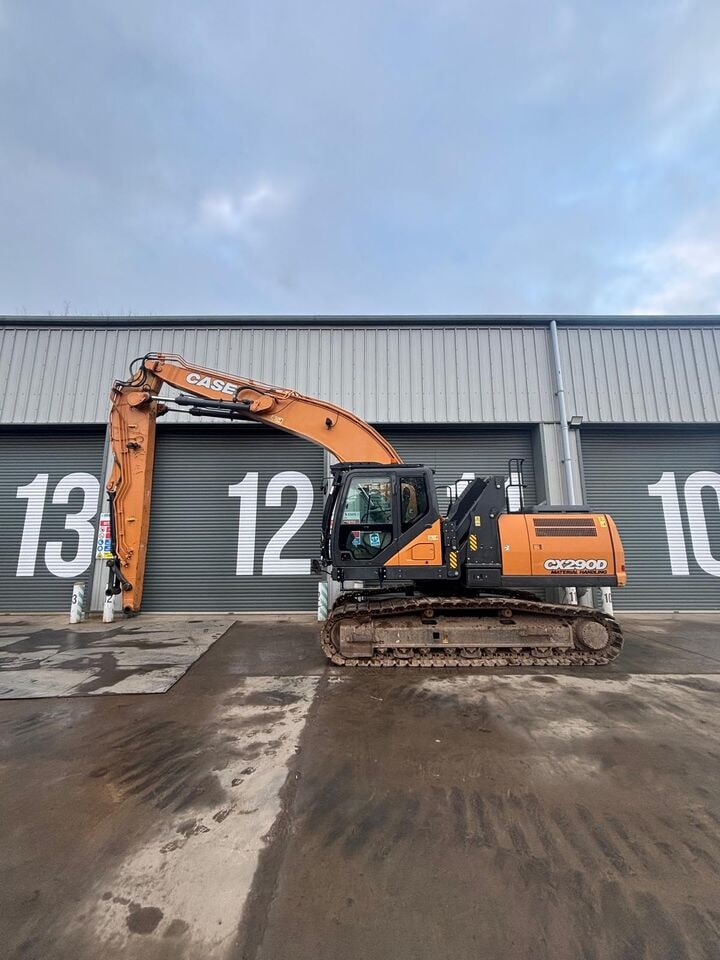 2020 CASE CX290D crawler excavator, side profile view 2020 CASE CX290D crawler excavator, side profile view