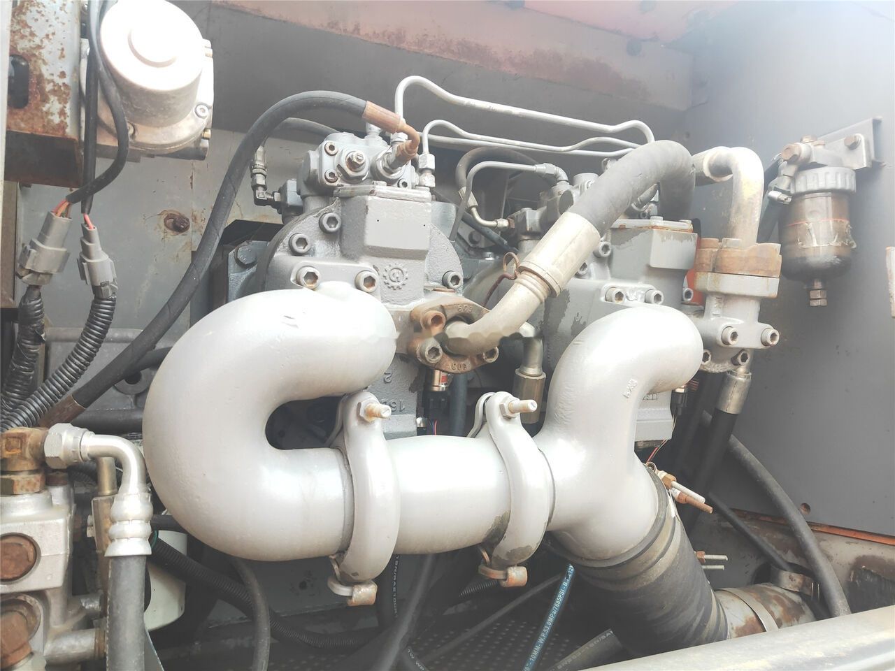 2014 Hitachi ZX350H-3G crawler excavator engine compartment view 2014 Hitachi ZX350H-3G crawler excavator engine compartment view