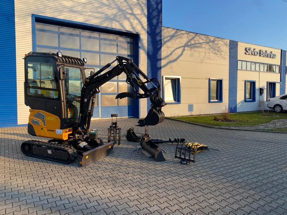Berger Kraus BK2000NKSR mini excavator side view