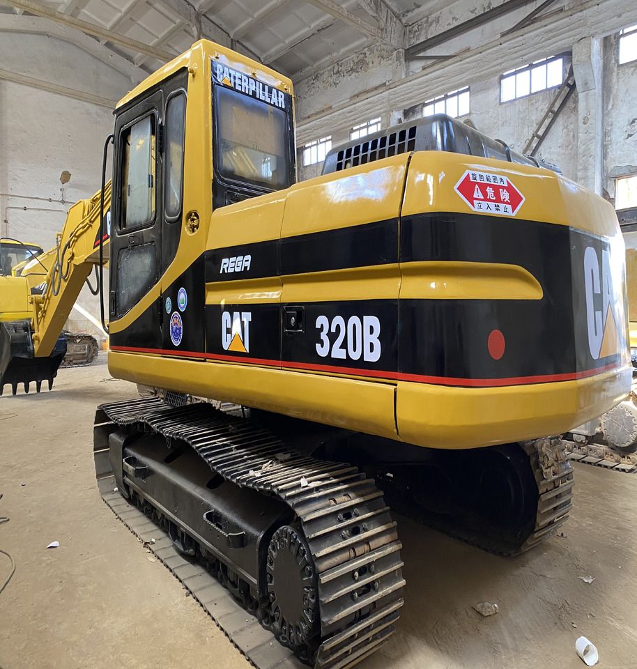 2008 Caterpillar 320B crawler excavator, rear three-quarter view