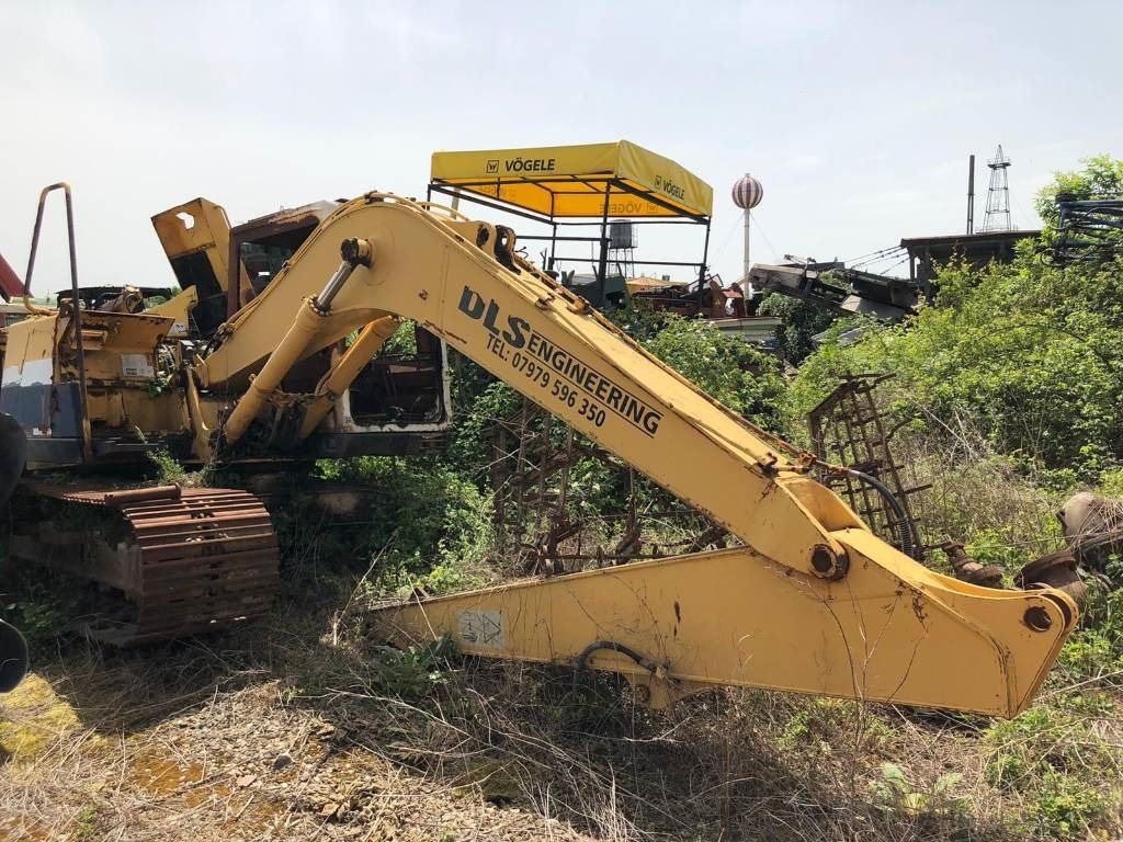 1996 Komatsu PC120-5 crawler excavator, side view 1996 Komatsu PC120-5 crawler excavator, side view