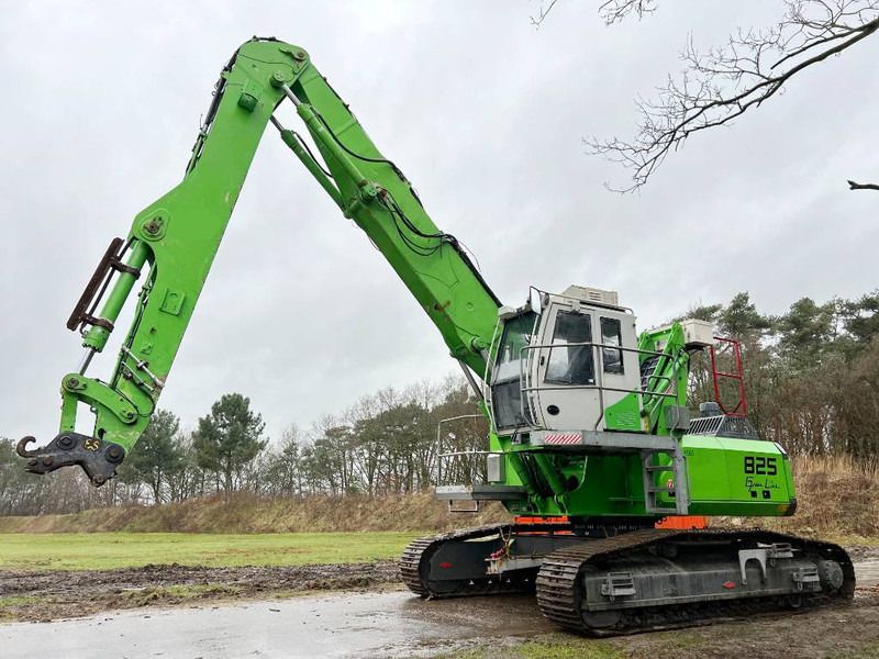 2013 Sennebogen 825 material handler, side view 2013 Sennebogen 825 material handler, side view