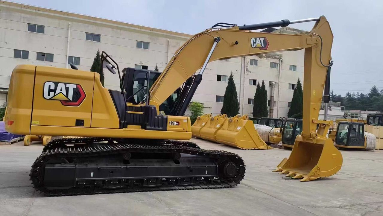 2022 Caterpillar 330GC Raupenbagger Seitenansicht