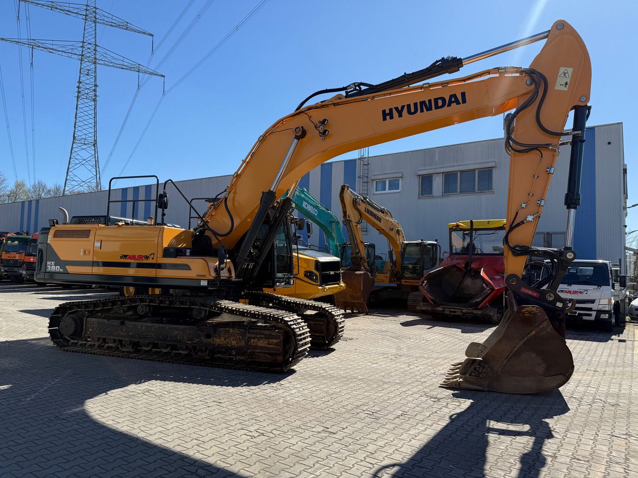 2018 Hyundai HX380 NL crawler excavator, side view 2018 Hyundai HX380 NL crawler excavator, side view