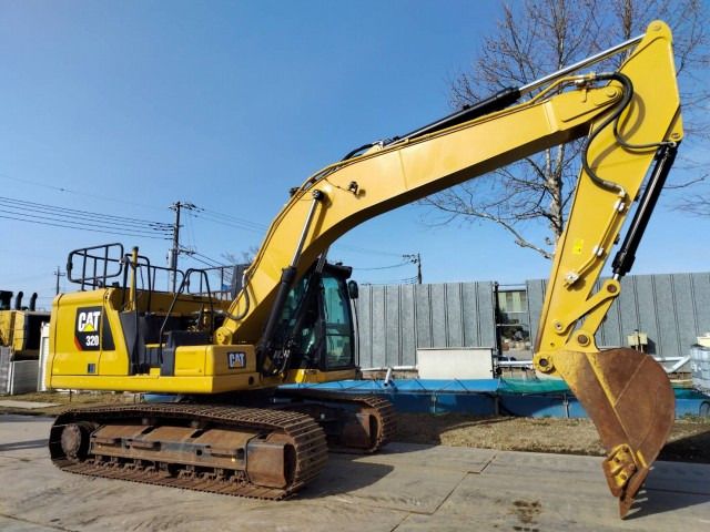 2018 Caterpillar 320-07A crawler excavator, side view 2018 Caterpillar 320-07A crawler excavator, side view