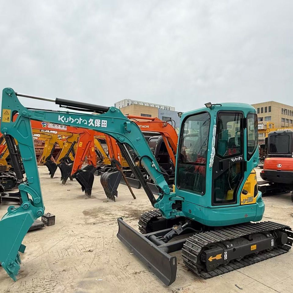 2021 Kubota U35 mini excavator, side view 2021 Kubota U35 mini excavator, side view