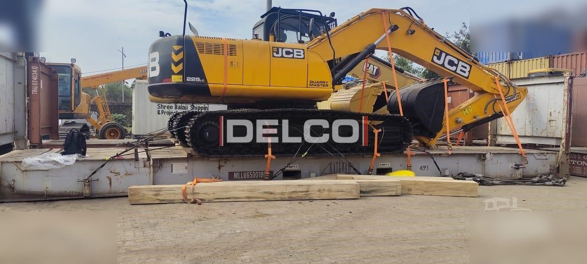 2026 JCB 225LC ECO PLUS crawler excavator side view 2026 JCB 225LC ECO PLUS crawler excavator side view