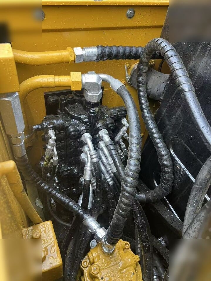 2025 Sany SY75C PRO crawler excavator hydraulic control valve detail 2025 Sany SY75C PRO crawler excavator hydraulic control valve detail