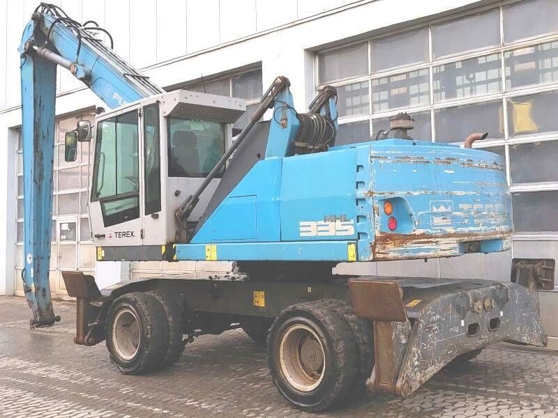 2016 Fuchs MHL335 E material handler, rear three-quarter view 2016 Fuchs MHL335 E material handler, rear three-quarter view