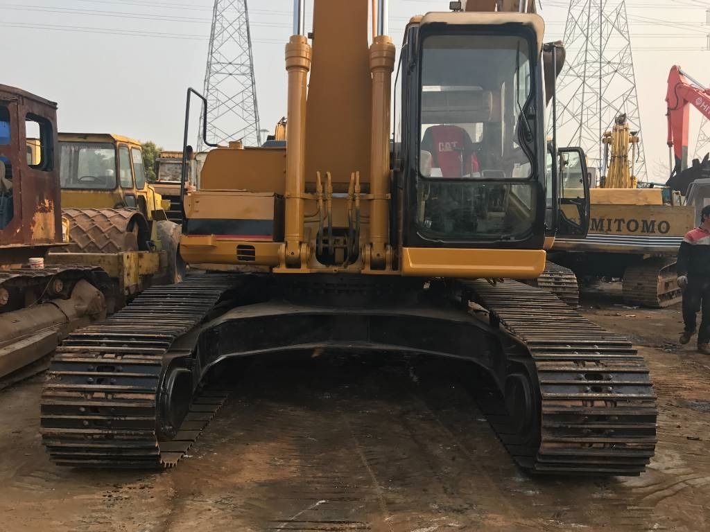 2023 Caterpillar 320B crawler excavator, front view