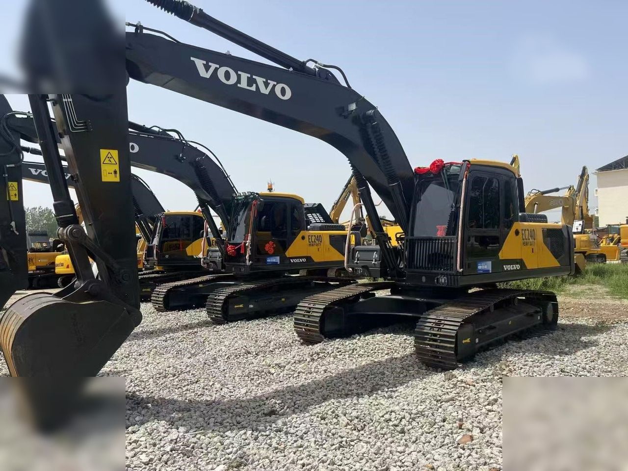2021 Volvo EC240 crawler excavator, side view 2021 Volvo EC240 crawler excavator, side view