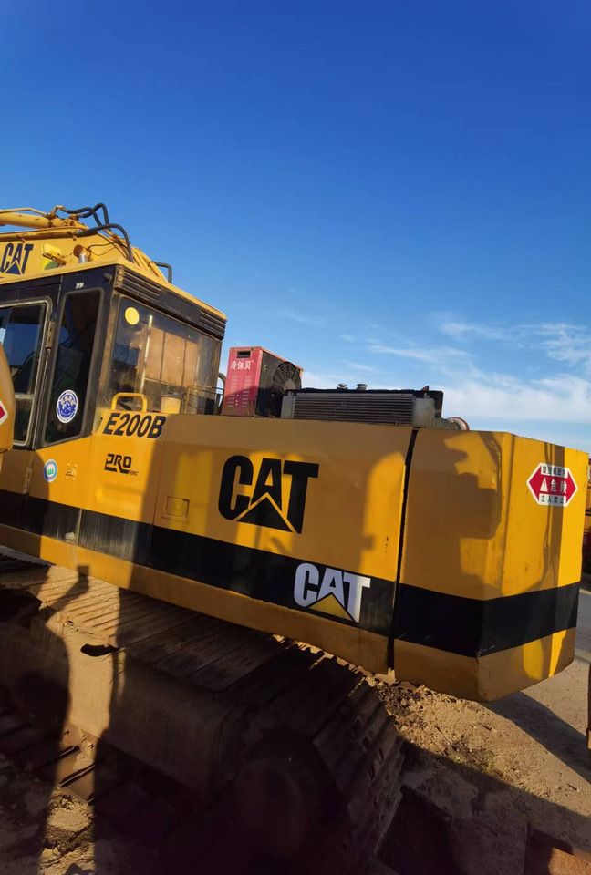 2014 Caterpillar E200B crawler excavator, side profile view