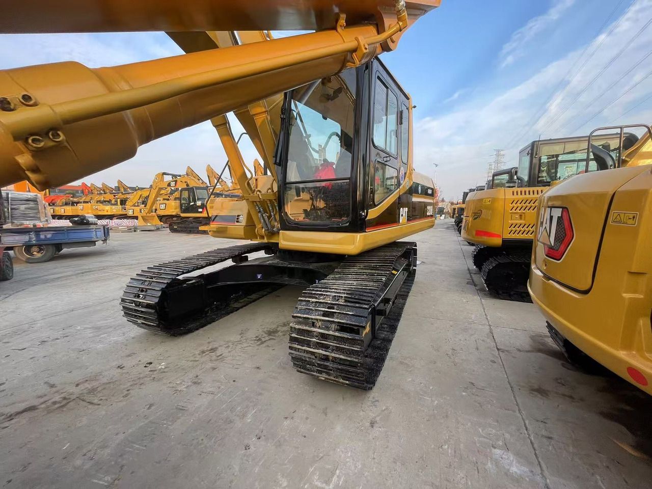 2019 Caterpillar 320BL crawler excavator, front three-quarter view 2019 Caterpillar 320BL crawler excavator, front three-quarter view