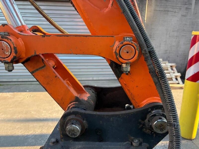 2016 Doosan DX85R-3 crawler excavator boom and linkage detail