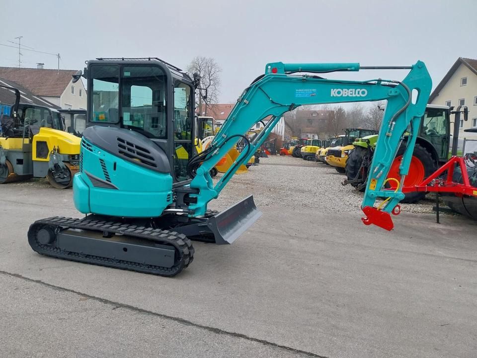 2019 Kobelco SK35 SR mini excavator, side view 2019 Kobelco SK35 SR mini excavator, side view