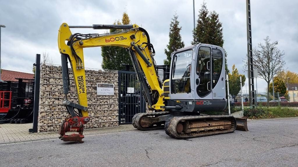 2011 Wacker Neuson 6003 RD mini excavator, side view 2011 Wacker Neuson 6003 RD mini excavator, side view