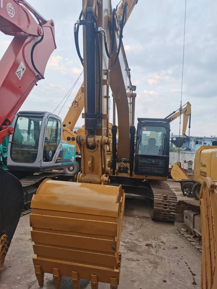 2018 Caterpillar 315D crawler excavator, front view