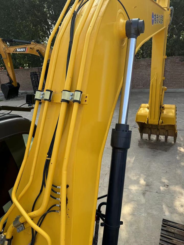 2023 Kobelco SK250 crawler excavator boom and bucket view 2023 Kobelco SK250 crawler excavator boom and bucket view