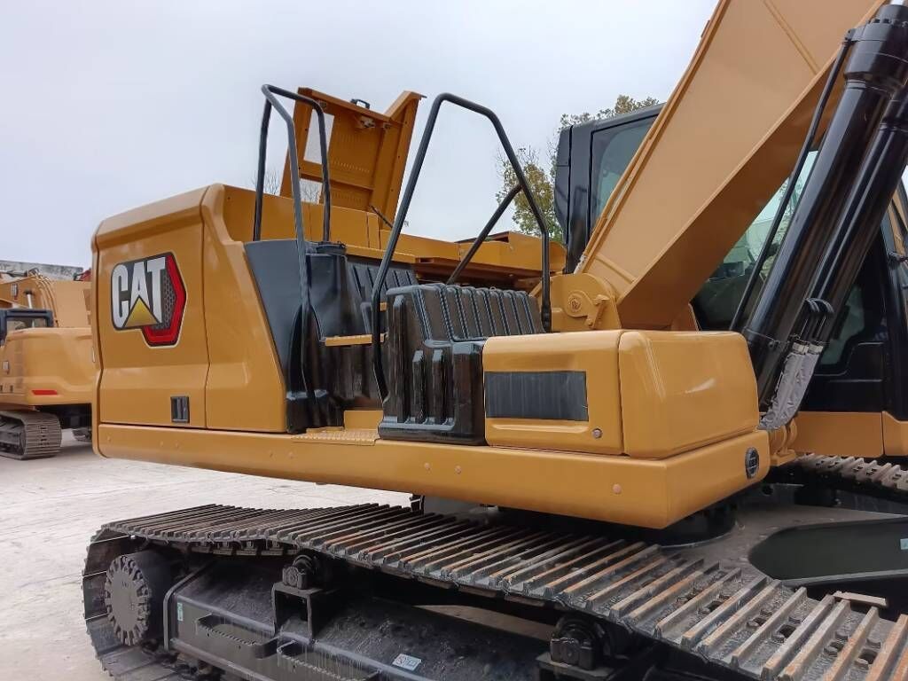 2024 Caterpillar 330GC crawler excavator upper structure view