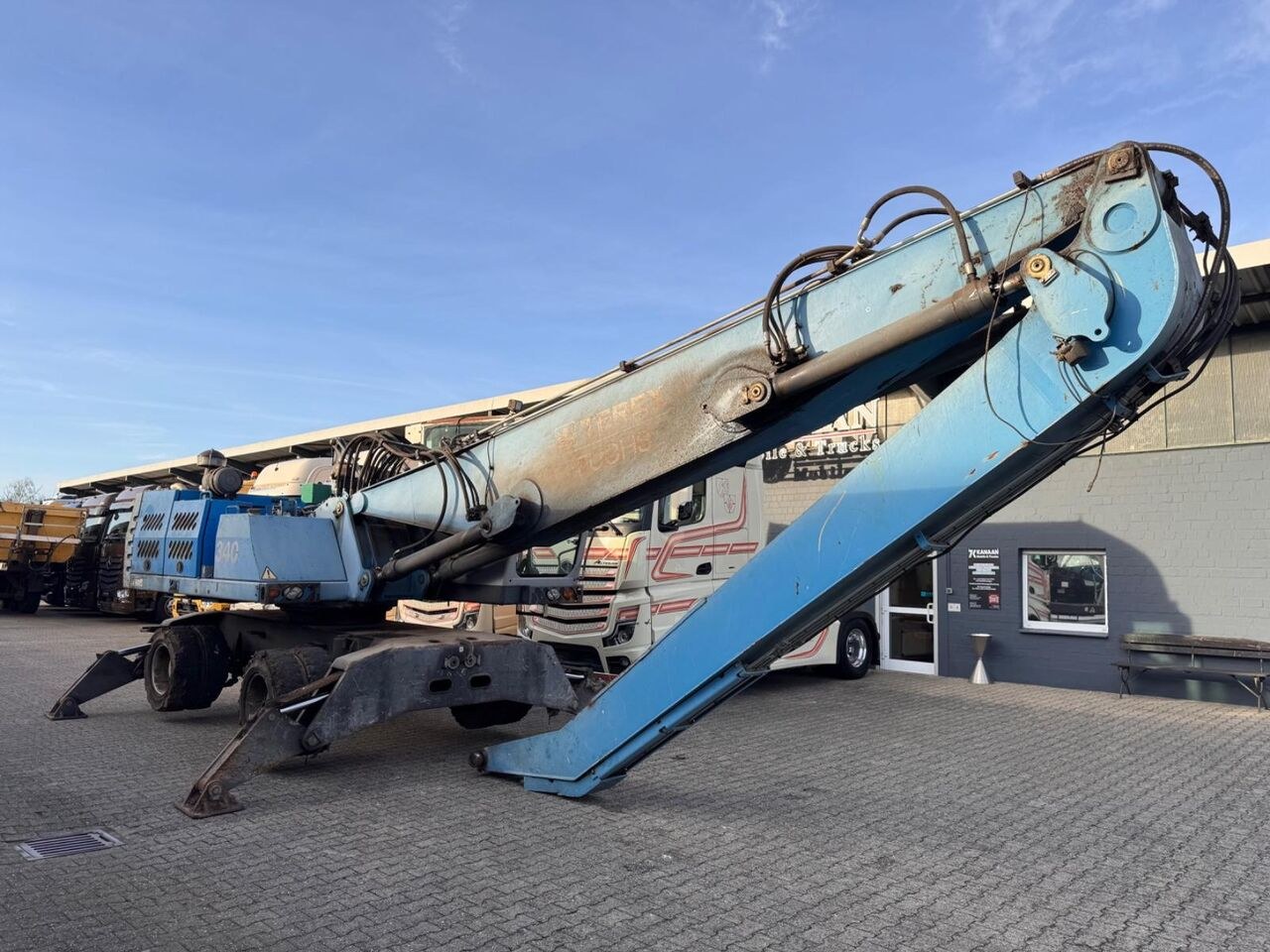 2012 Terex MHL 340 wheel excavator side view