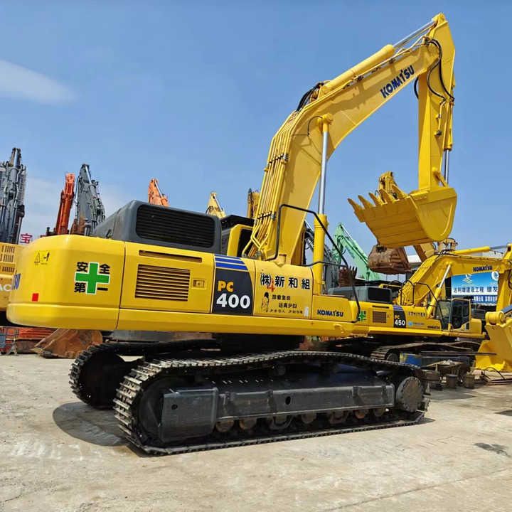 2022 Komatsu PC400-8 crawler excavator, rear three-quarter view 2022 Komatsu PC400-8 crawler excavator, rear three-quarter view