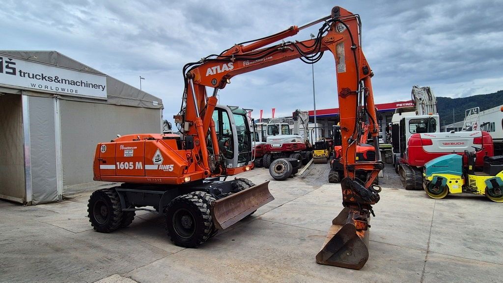 2005 Atlas 1605 M wheel excavator, side view 2005 Atlas 1605 M wheel excavator, side view