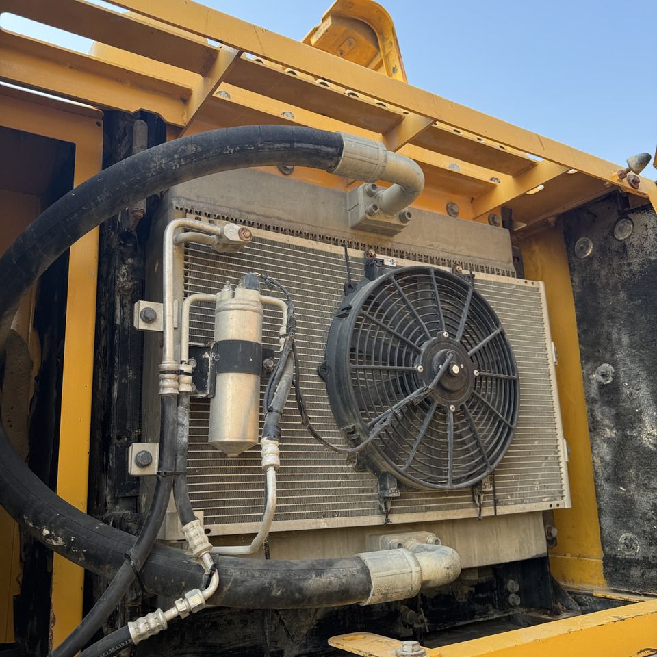 2014 Volvo EC240BLC crawler excavator engine compartment cooling system view 2014 Volvo EC240BLC crawler excavator engine compartment cooling system view