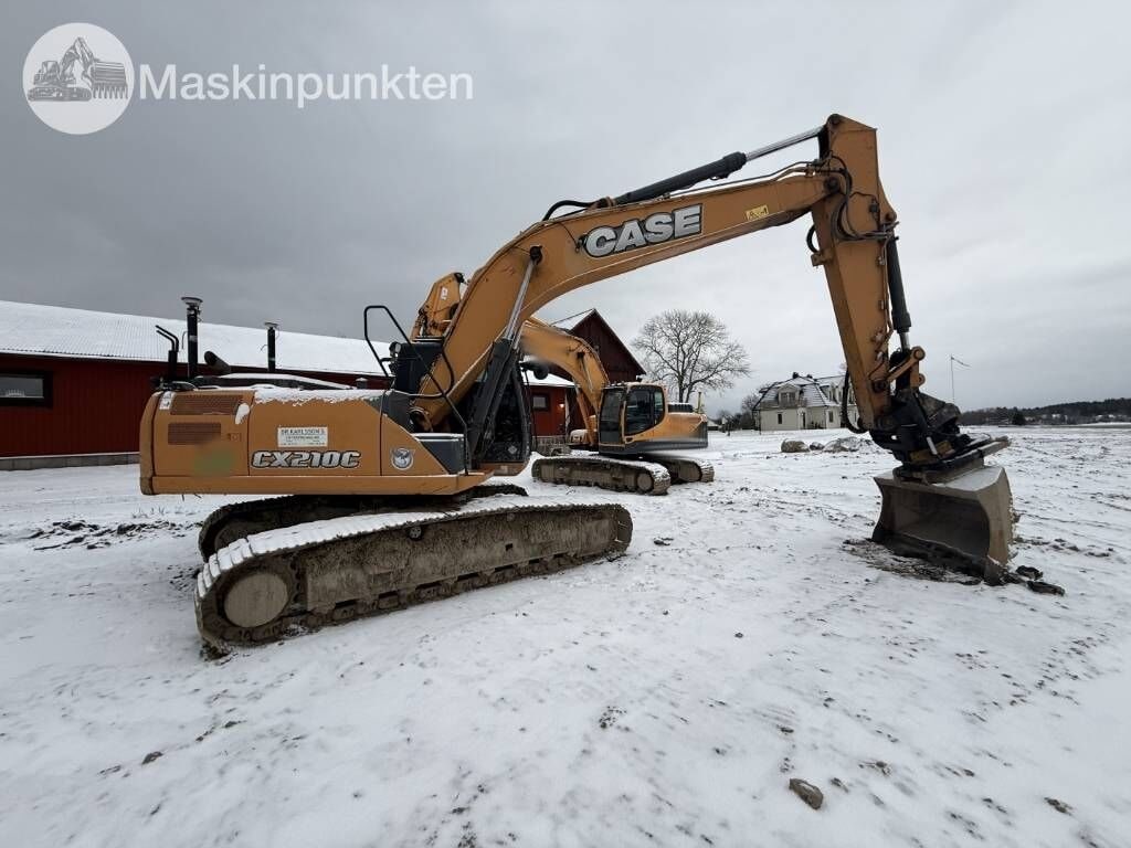 2014 CASE CX210C crawler excavator, side view 2014 CASE CX210C crawler excavator, side view