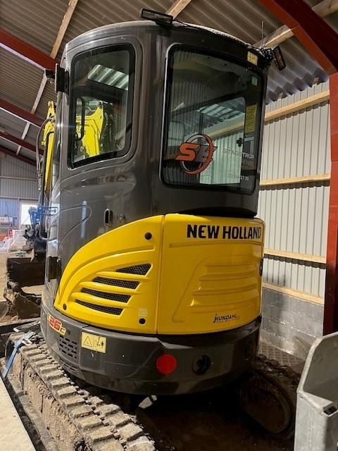 2020 New Holland E26C mini excavator rear view 2020 New Holland E26C mini excavator rear view