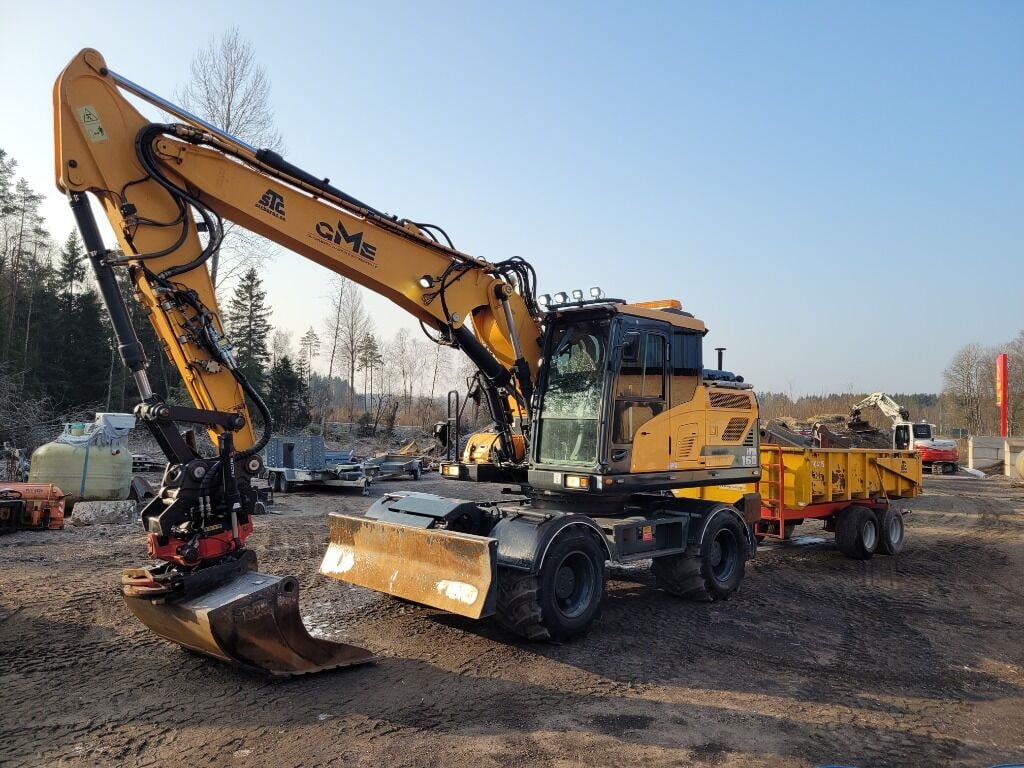 2018 Hyundai HW160 wheel excavator, side view