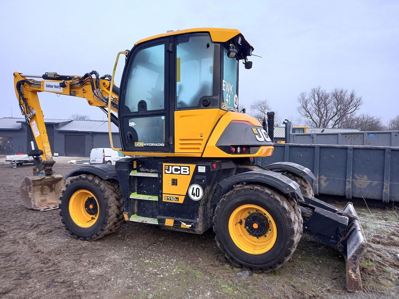 2017 JCB Hydradig 110W wheel excavator side view 2017 JCB Hydradig 110W wheel excavator side view