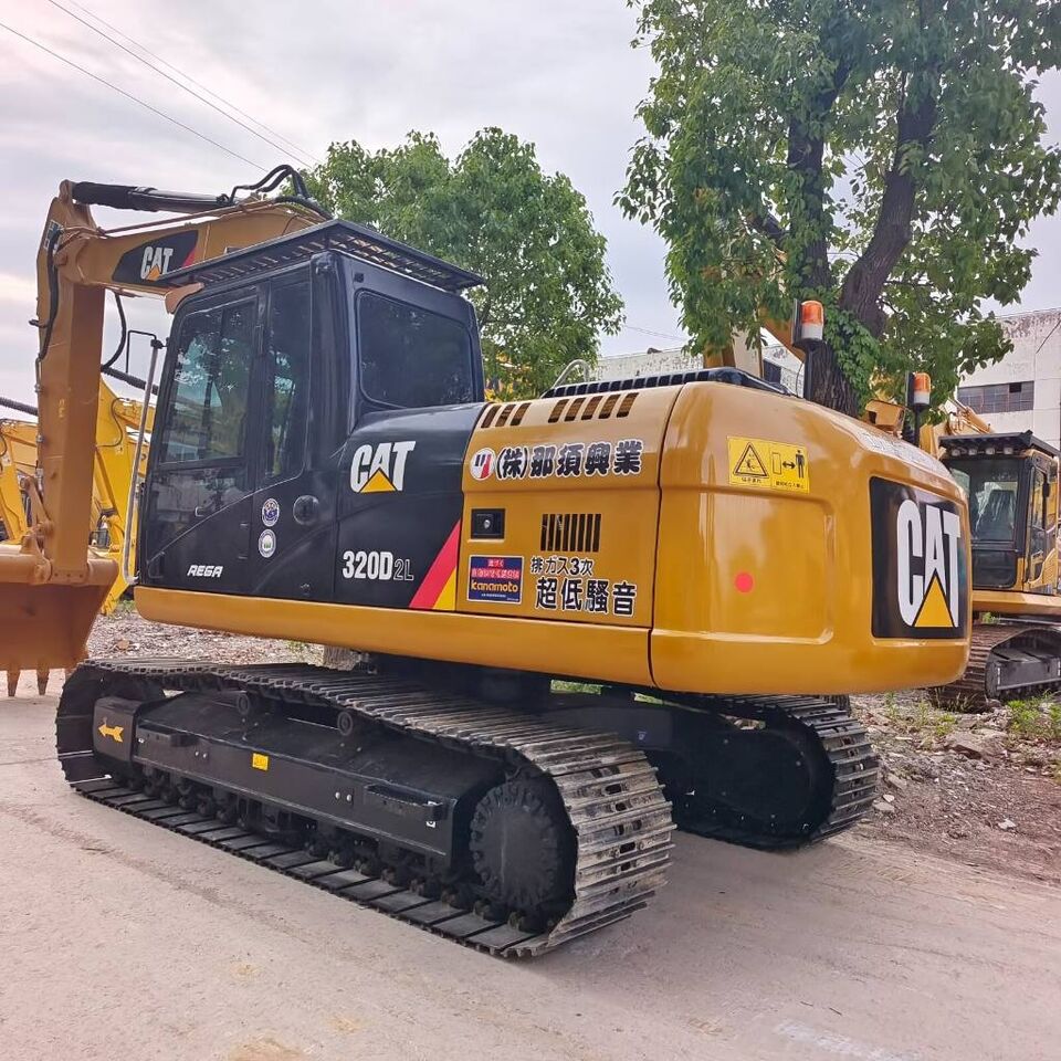 2024 Caterpillar 320D2L crawler excavator, rear three-quarter view 2024 Caterpillar 320D2L crawler excavator, rear three-quarter view