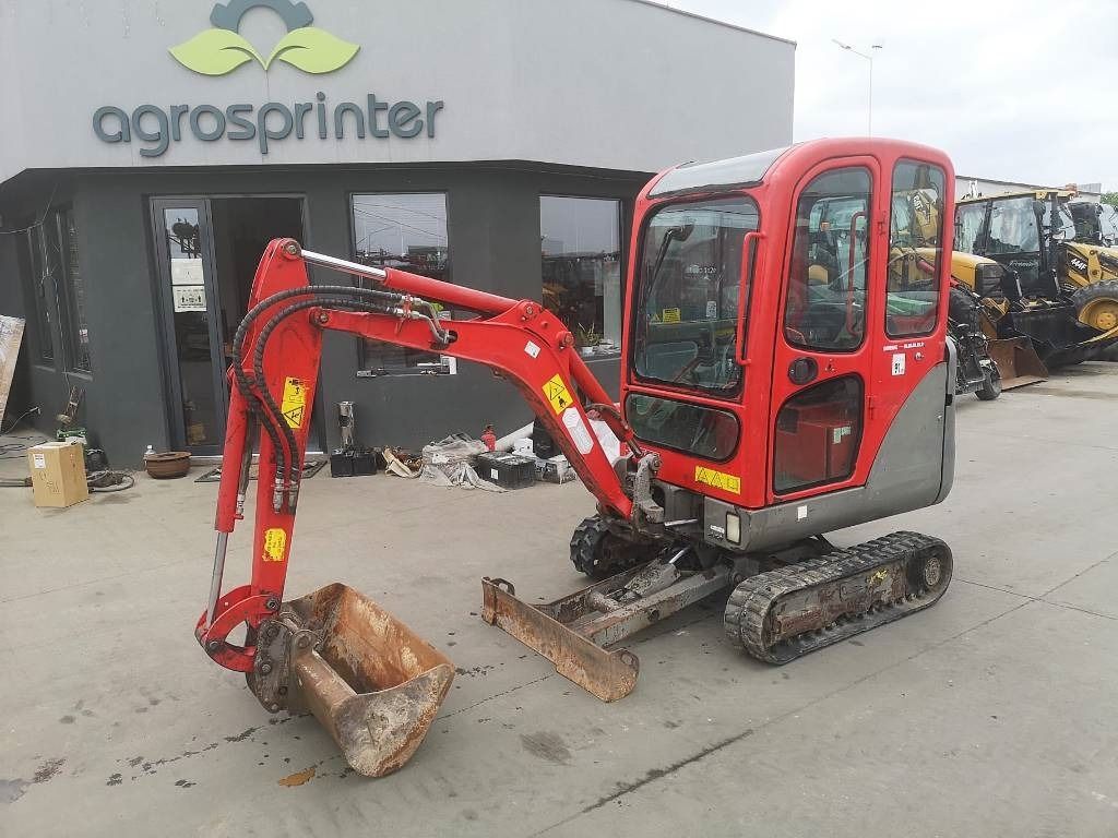 2011 Bobcat E14 mini excavator, side view 2011 Bobcat E14 mini excavator, side view