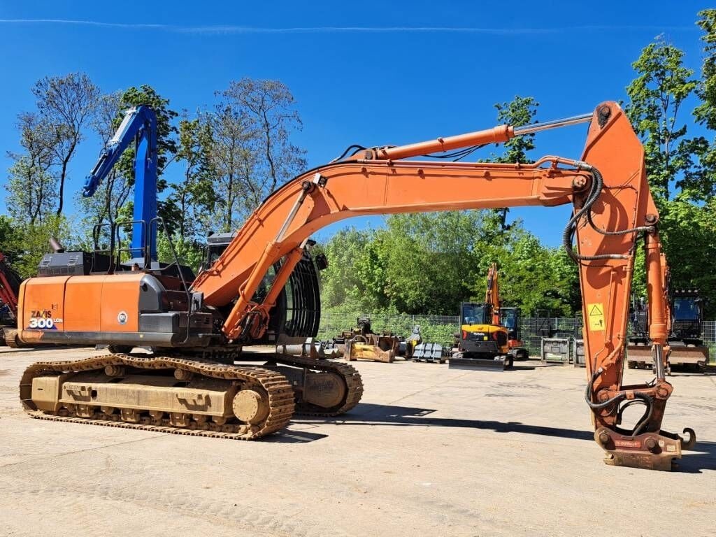 2020 Hitachi Zaxis 300 LCN-6 crawler excavator, side view