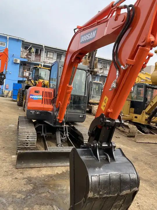 2018 Doosan DX60W crawler excavator, front three-quarter view 2018 Doosan DX60W crawler excavator, front three-quarter view