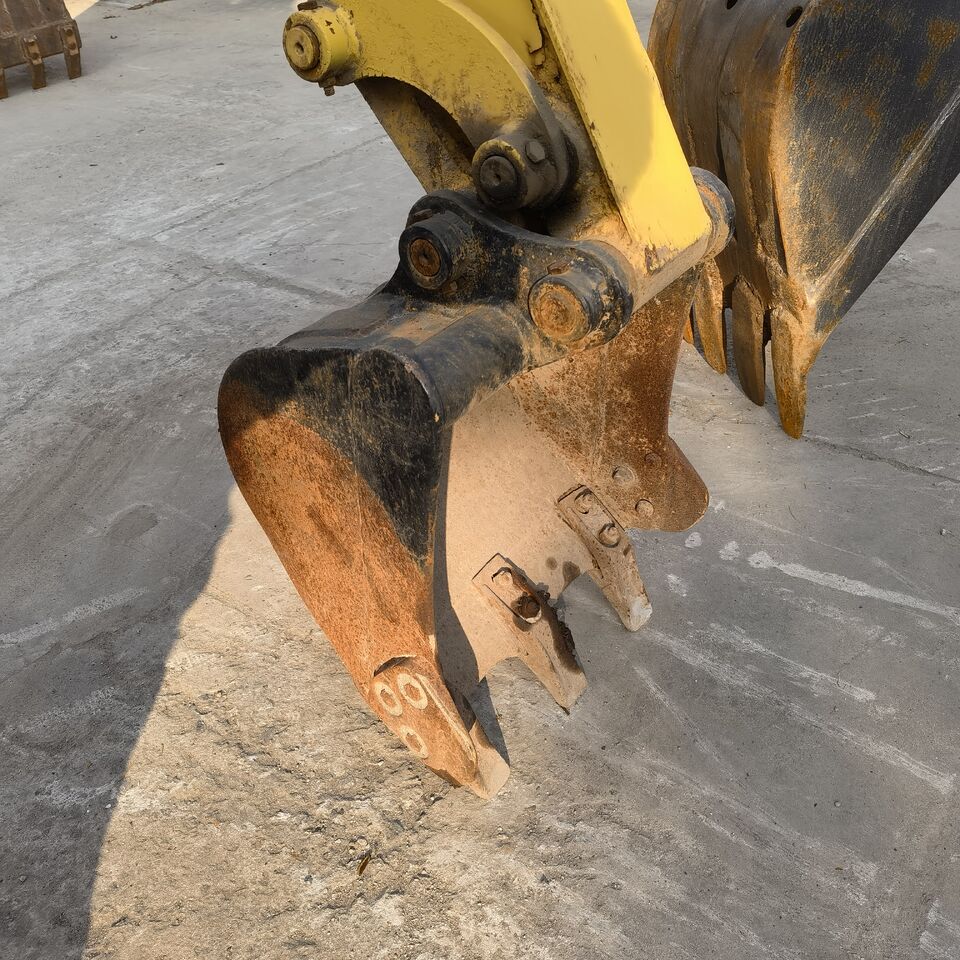 2023 Komatsu PC20MR mini excavator bucket attachment 2023 Komatsu PC20MR mini excavator bucket attachment