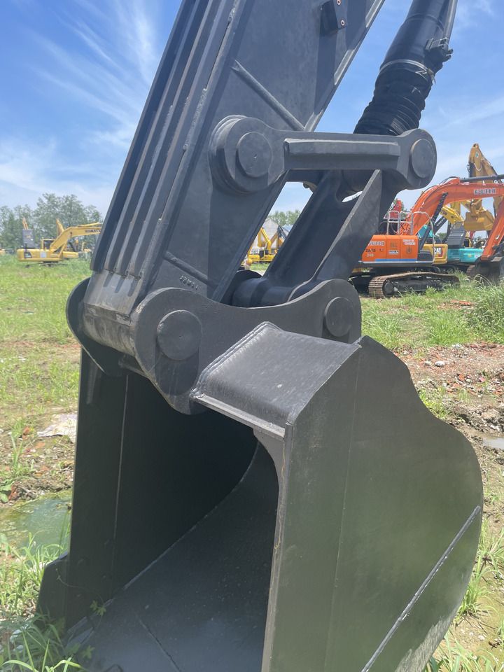 2025 Volvo EC240 crawler excavator bucket and arm detail