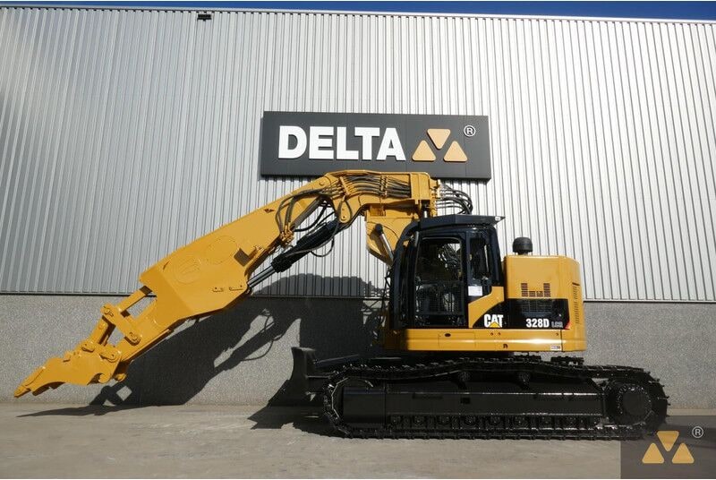 2013 Caterpillar 328D LCR crawler excavator side view